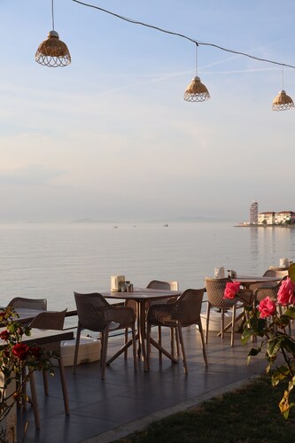 Grand Koru Otel Beach