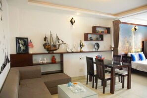 Căn hộ | 1 phòng ngủ, minibar, bàn, khu vực làm việc phù hợp cho laptop