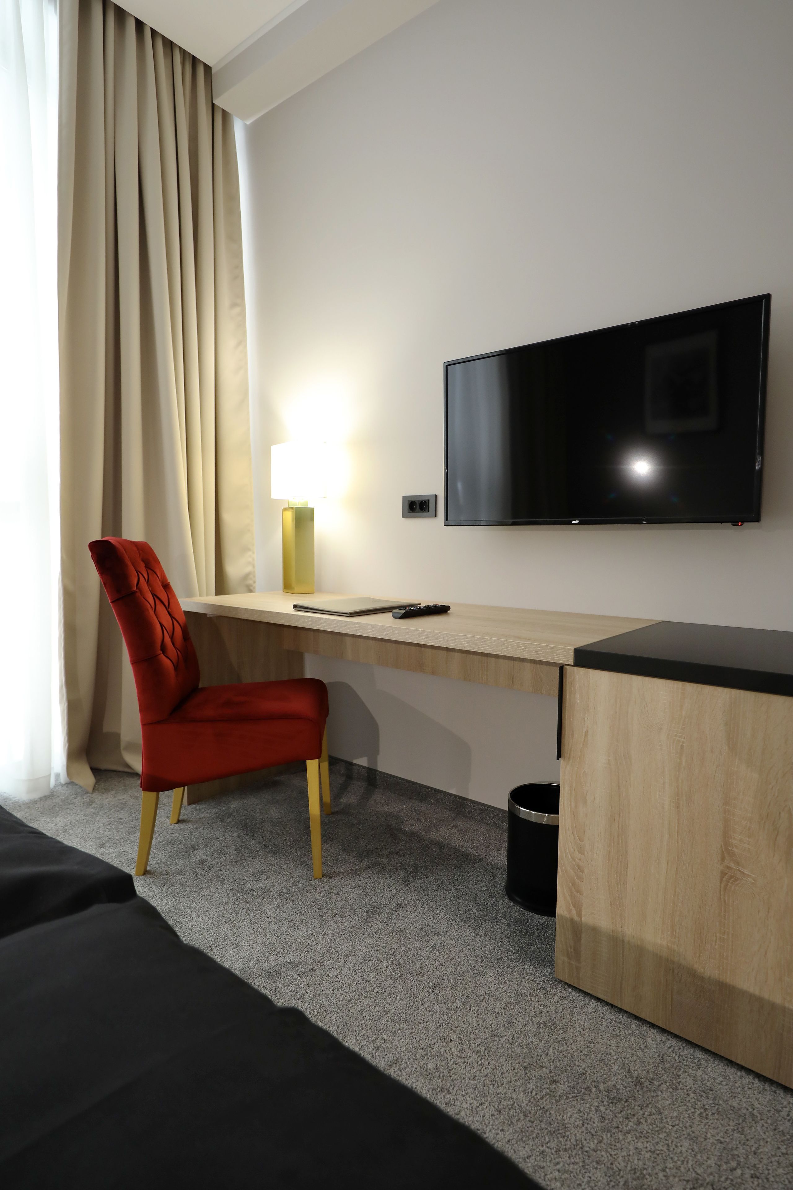 superior double room | minibar, in-room safe, desk, soundproofing