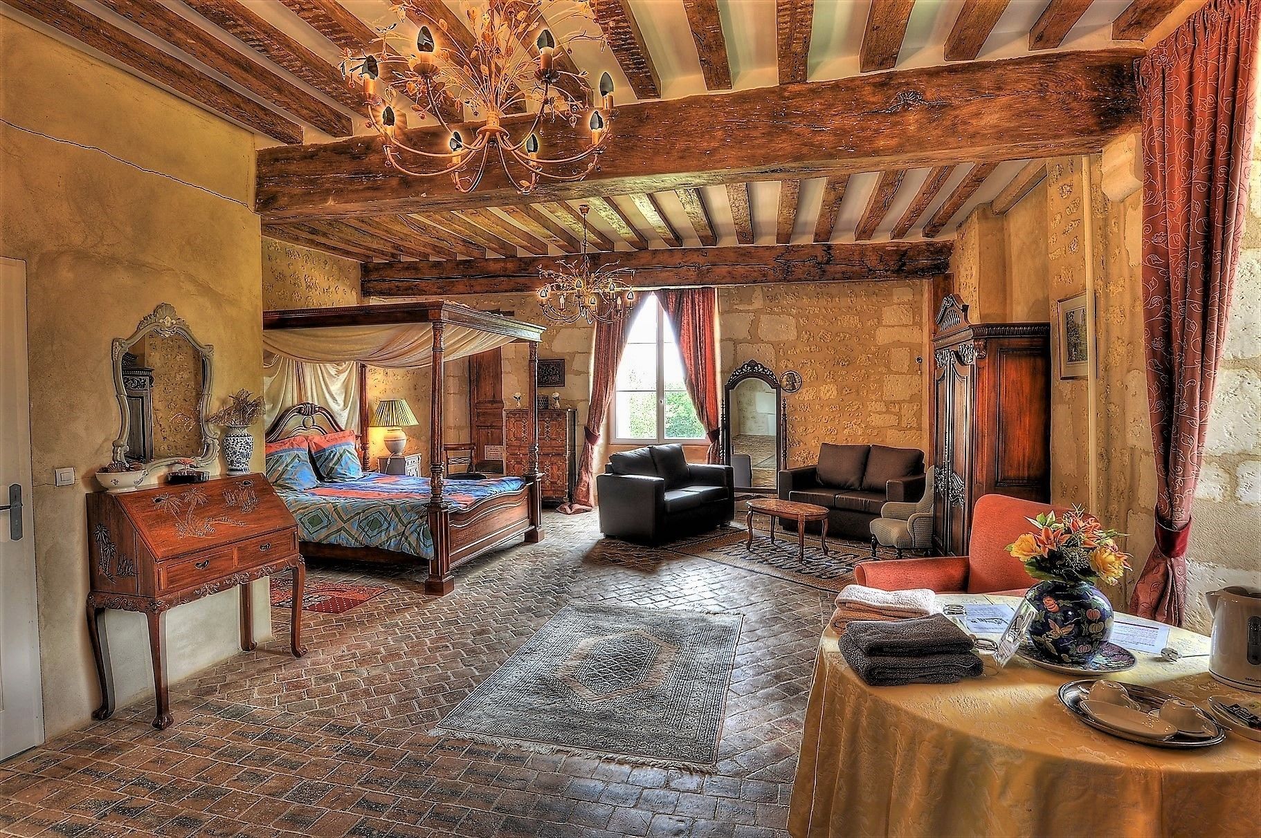 豪華套房, 1 張加大雙人床 | 1 間臥室、獨特裝潢、布置獨特、書桌