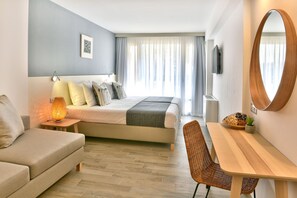 Minibar, in-room safe, desk, free WiFi - iHotel Sunny Beach (Sunny Beach)