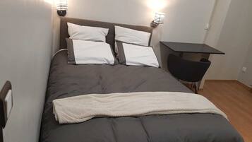 Bàn, phòng cách âm, truy cập Internet không dây miễn phí