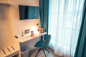 商務單人房 | 防敏寢具、書桌、手提電腦工作空間、遮光窗簾/窗簾