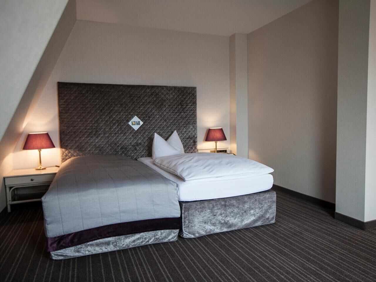 hypo-allergenic bedding, minibar, in-room safe, desk