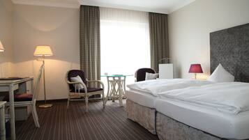 Comfort Double Room | Hypo-allergenic bedding, minibar, in-room safe, desk
