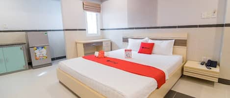 Deluxe Room | Desk, free WiFi