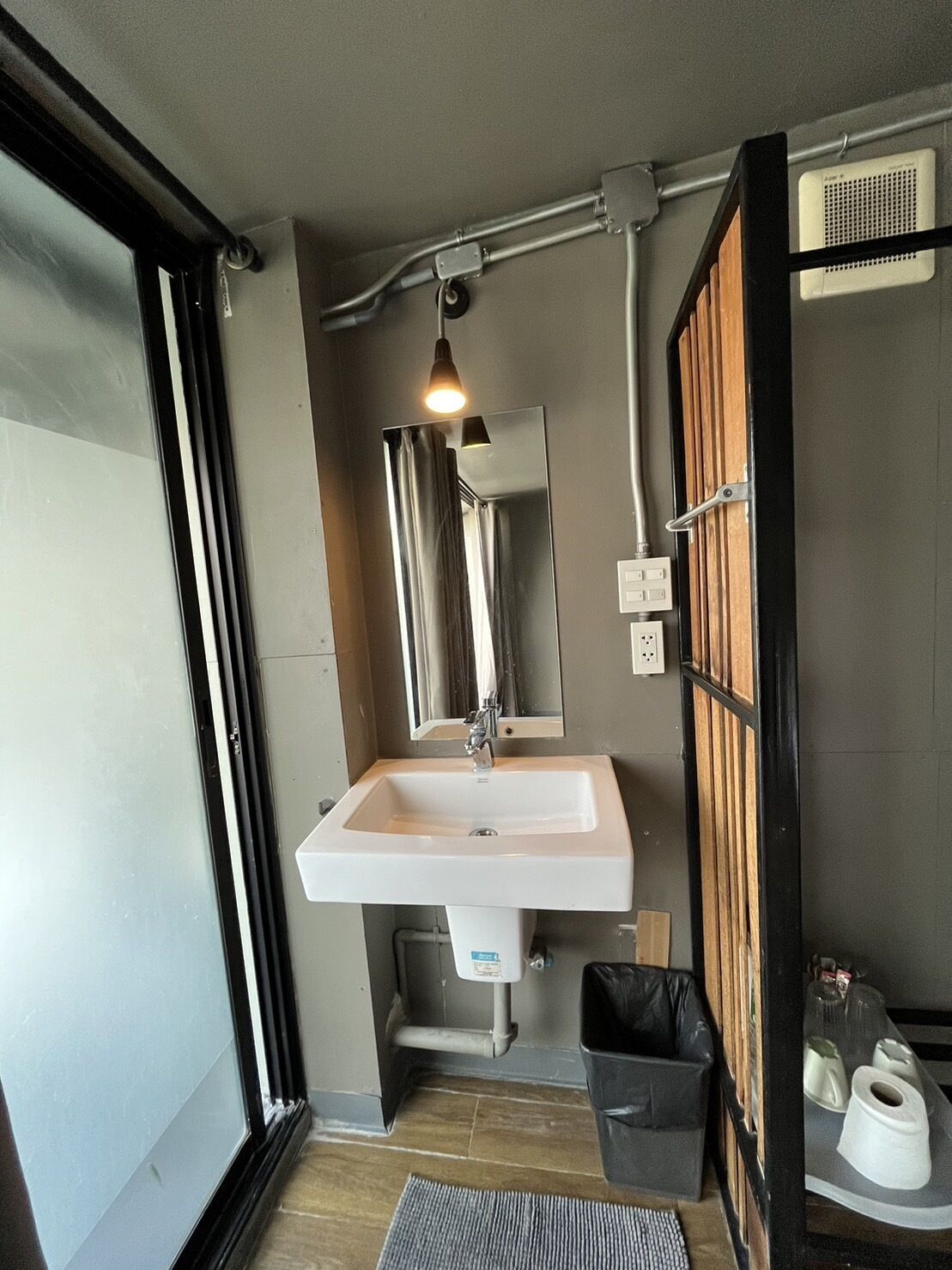 panoramic double room, 1 double bed | bathroom | shower, free toiletries, hair dryer, towels