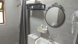 Double Room, 1 King Bed | Bathroom - Black Iris Hotel (Madaba)