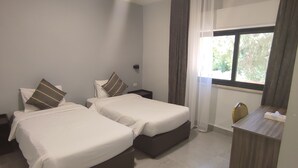 Twin Room, 2 Single Beds - Black Iris Hotel (Madaba)