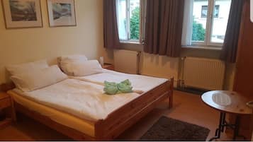 Standard Double Room | Desk, free WiFi, bed sheets