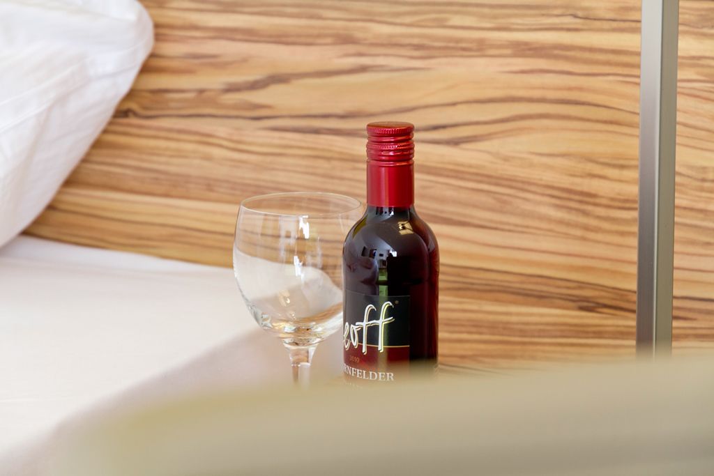 suite | room amenity