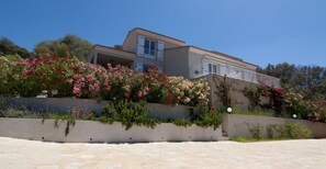 Front of property - Résidence Castugna (Cargese)