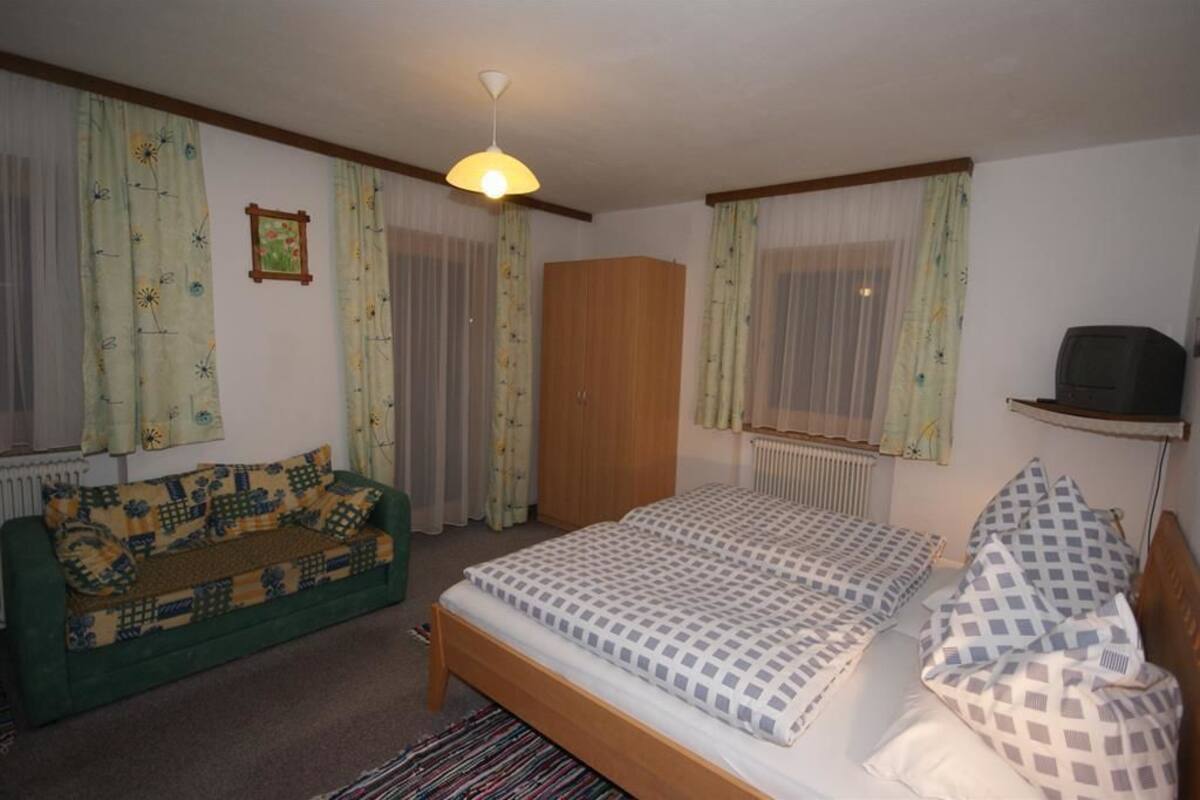 Apartment, 2 Bedrooms | Free cribs/infant beds, free WiFi, bed sheets