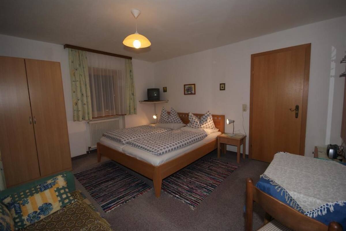 Double Room | Free cribs/infant beds, free WiFi, bed sheets