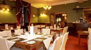 Local and international cuisine - Ferrybridge Hotel (Dunfermline)