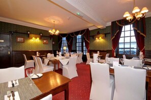 Local and international cuisine - Ferrybridge Hotel (Dunfermline)