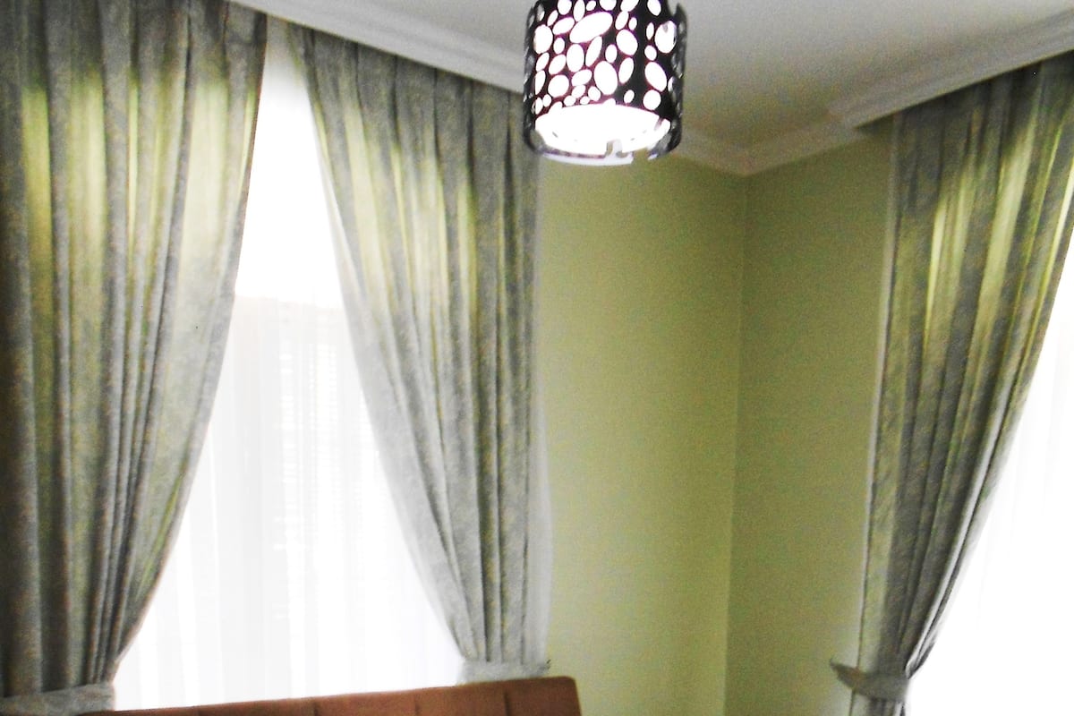 Ropa de cama de alta calidad y minibar