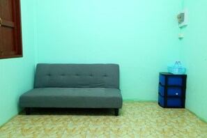 Standard Homestay | Room amenity