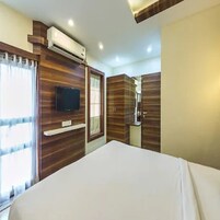 Ropa de cama de alta calidad, colchones con efecto memoria y escritorio