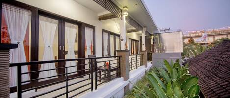 Comfort Double Room | 1 bedroom, in-room safe, desk, free WiFi