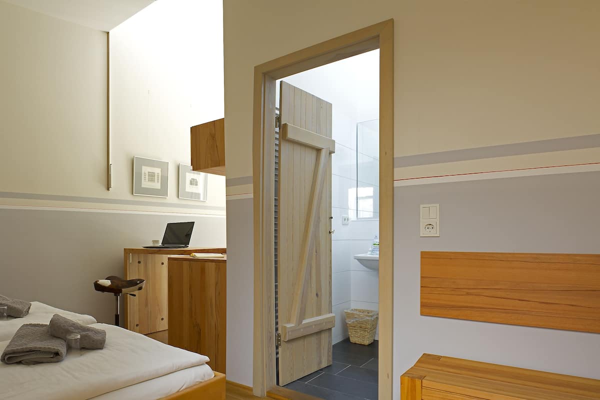 Studio | Living area | Flat-screen TV