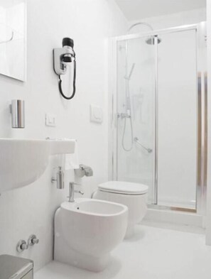 Shower, free toiletries, hair dryer, bidet - A Casa di Penelope (Rome)
