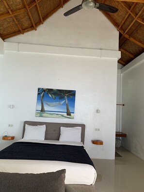 Luxury Bungalow, 1 King Bed, Balcony, Beach View | Individually decorated, individually furnished, free WiFi, bed sheets - Pulau Weh Paradise (Sabang)