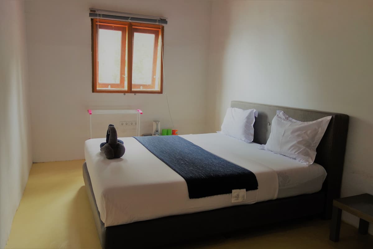 Habitación doble Confort, 1 cama King size, vista al jardín, junto a la playa | Decoración personalizada, muebles diferentes y wifi gratis