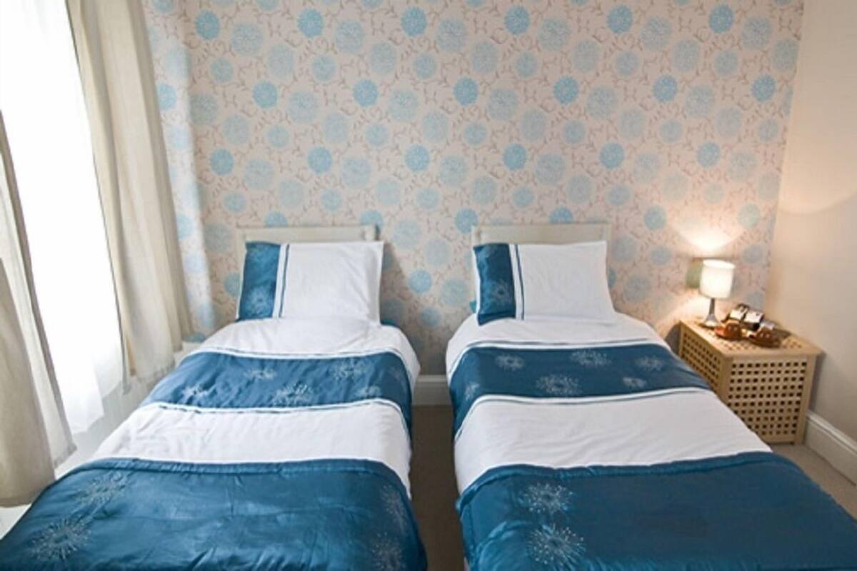 Zweibettzimmer | Kostenloses WLAN, Bettwäsche
