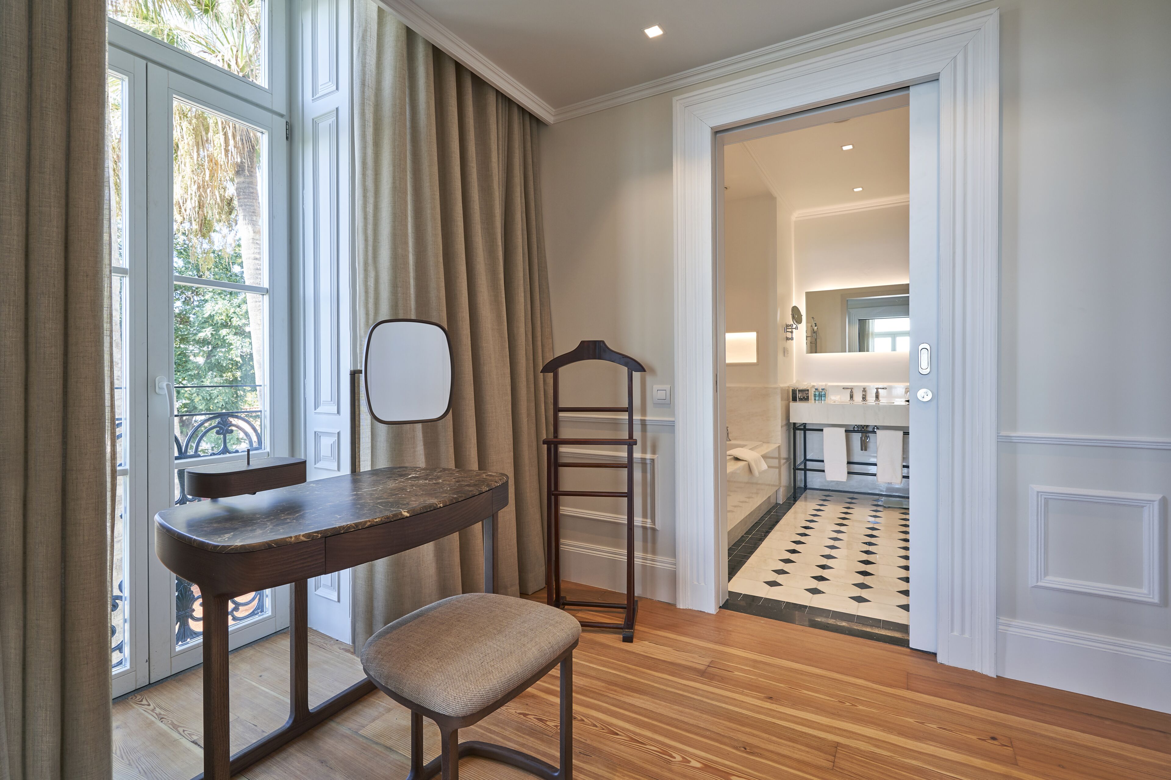 suite, 2 bedrooms | 1 bedroom, in-room safe, desk, blackout curtains