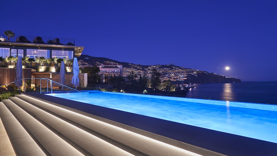 Les Suites at The Cliff Bay