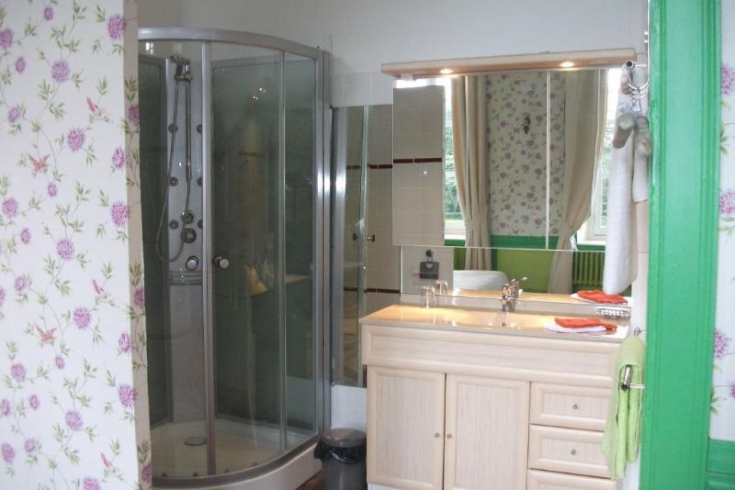Kamar Double, 1 Tempat Tidur Double, Bebas Asap Rokok | Kamar mandi | Pengering rambut dan handuk