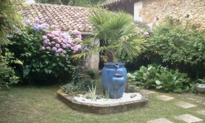 Garden - Le Clau Des Cerisiers (Beleymas)
