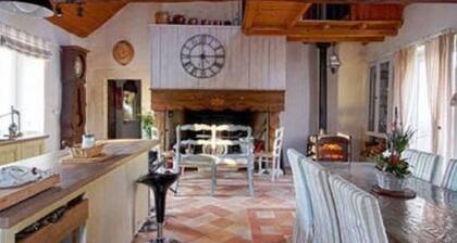 Le Clau Des Cerisiers