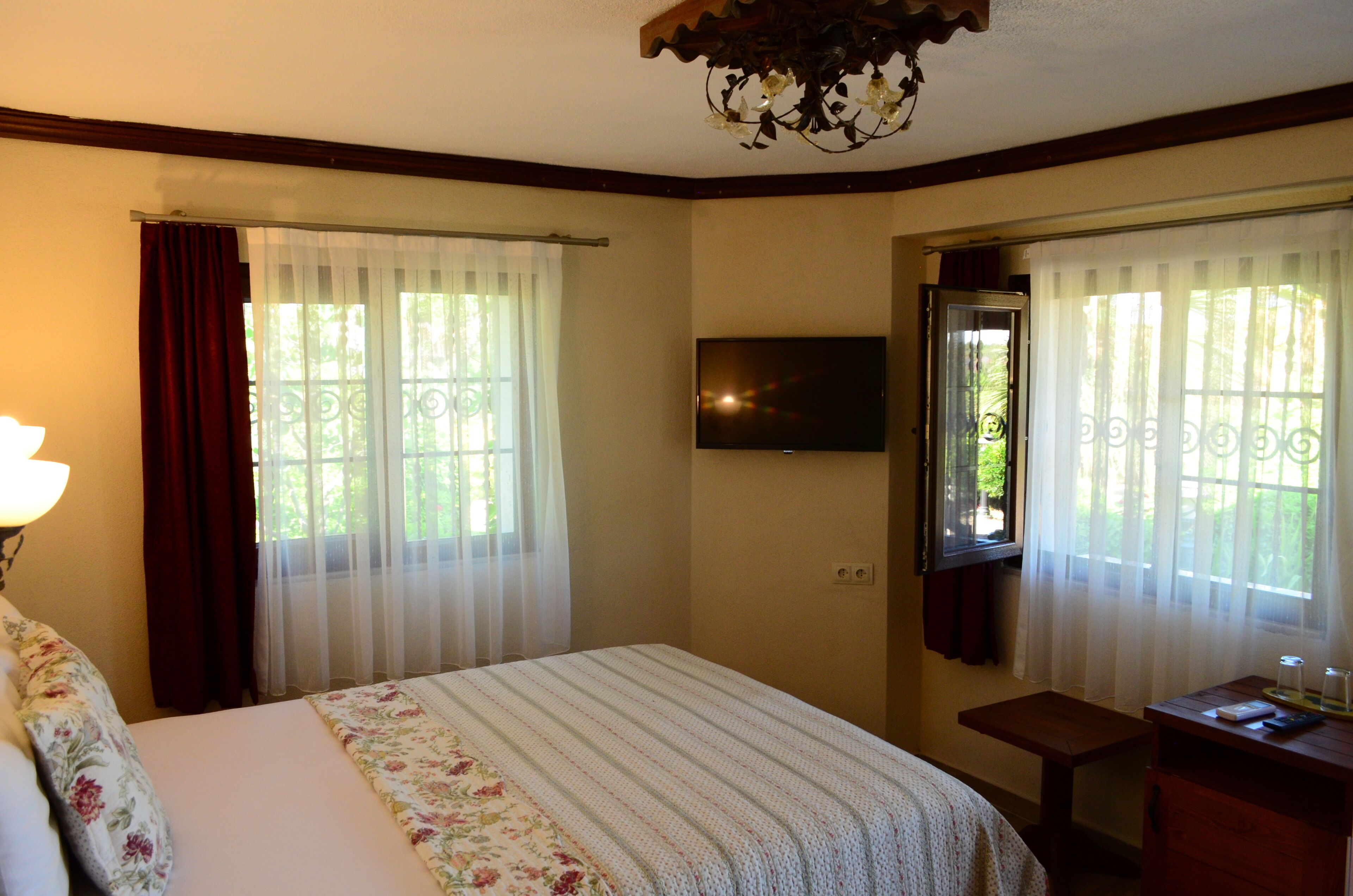 standard double room, 1 double bed | 1 bedroom, premium bedding, minibar, individually decorated