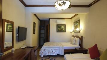 Premium bedding, minibar, individually decorated, individually furnished