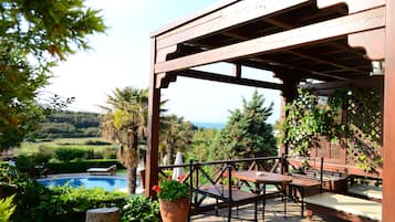 Habitación doble estándar, 1 cama matrimonial | Terraza o patio