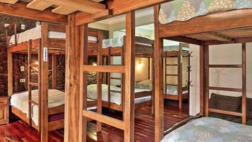 In-room safe, free WiFi, bed sheets