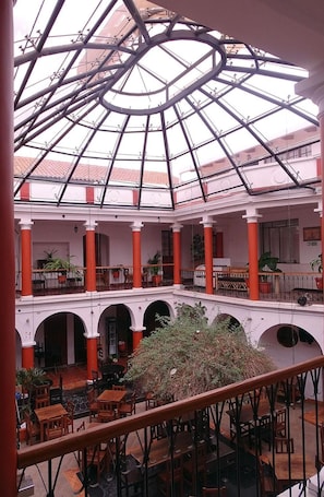 Outdoor dining - Kultur Berlin (Sucre)