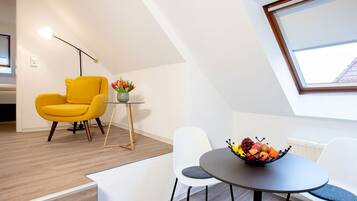 Junior Suite im Hotel Busch | Wohnbereich | Flachbildfernseher