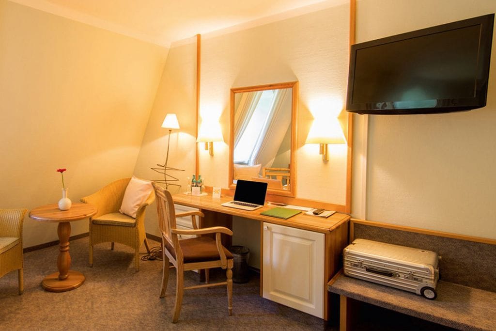 hypo-allergenic bedding, desk, free wifi, bed sheets