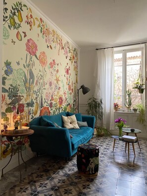 Living room - Le Logis Blanc. Chambres d'hotes (Coursan)