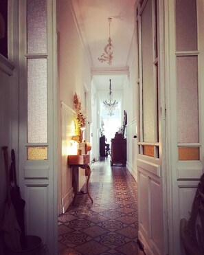 Interior - Le Logis Blanc. Chambres d'hotes (Coursan)