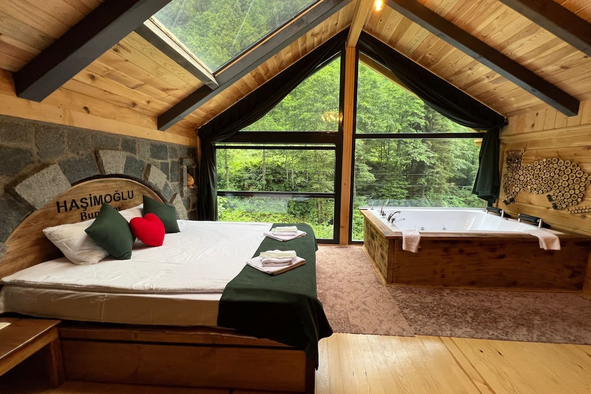 bungalow | 1 bedroom, minibar, in-room safe, soundproofing