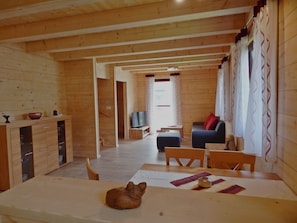 Appartamento Deluxe, 3 camere da letto, non fumatori, terrazzo | Una cassaforte in camera, ferro/asse da stiro, Wi-Fi gratuito, lenzuola