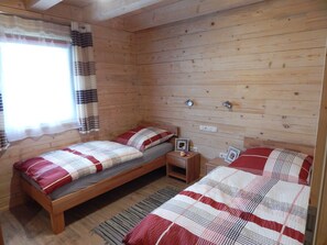 Comfort Condo, 2 Bedrooms, Accessible, Non Smoking | In-room safe, iron/ironing board, free WiFi, bed sheets - Holzblockhaus Stark (Kelheim)