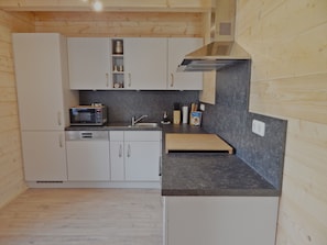 Deluxe Condo, 3 Bedrooms, Non Smoking, Terrace | Private kitchen - Holzblockhaus Stark (Kelheim)