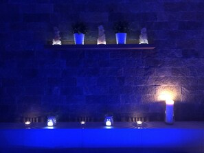 Sauna, hot tub, hydrotherapy