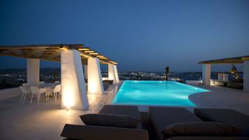Outdoor pool, sun loungers
