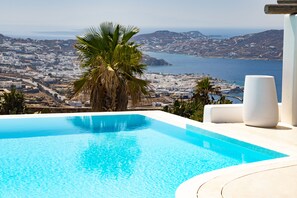 Outdoor pool, sun loungers - Villa Opal (Mykonos)